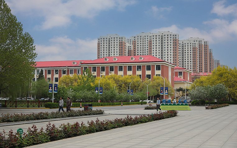 人民网报道